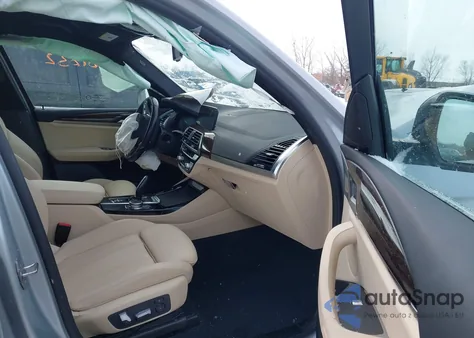 2021 BMW X3 xDrive30I z USA, uszkodzony, nr VIN 5UXTY5C05M9F87832